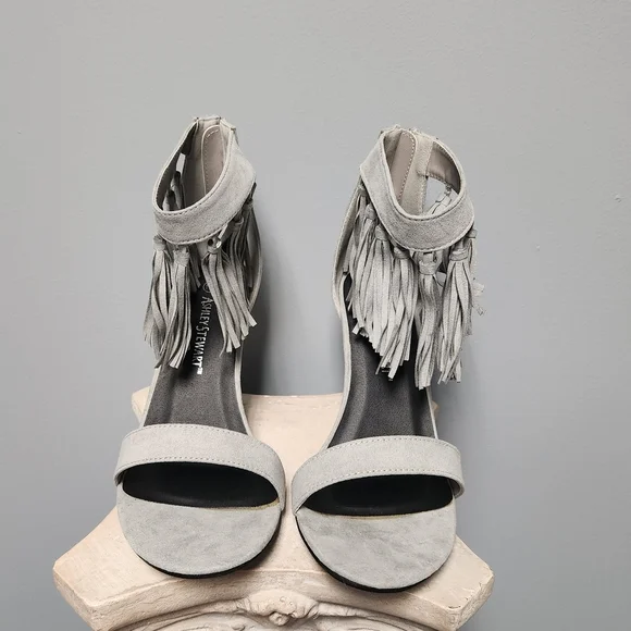 NWT Ashley Stewart Grey Tassel Women's Heels 11 - Picture 5 of 5